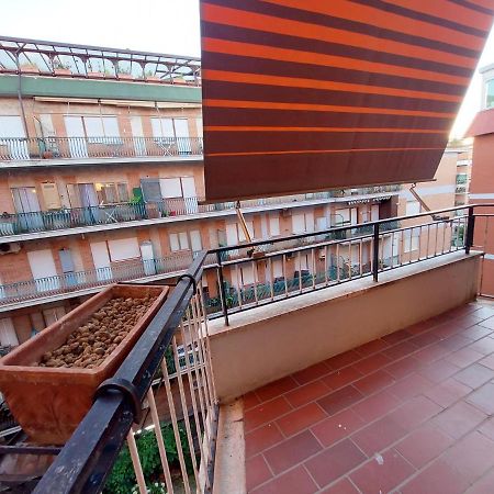 فندق تْشامبينوفي  12Min Da Roma Centro Stanza Grande E Luminosa المظهر الخارجي الصورة