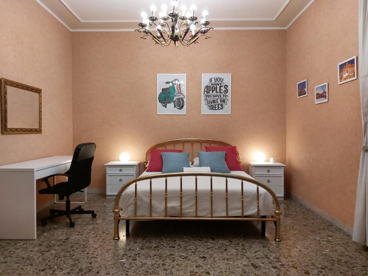 فندق تْشامبينوفي  12Min Da Roma Centro Stanza Grande E Luminosa المظهر الخارجي الصورة